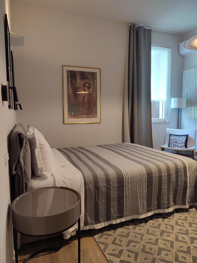 Nuova Porta Dei Musicisti - Locazione Turistica Hotel เวโรนา ภายนอก รูปภาพ