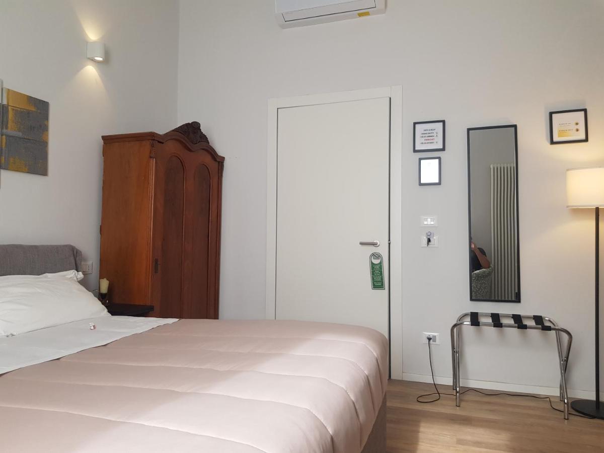 Nuova Porta Dei Musicisti - Locazione Turistica Hotel เวโรนา ภายนอก รูปภาพ